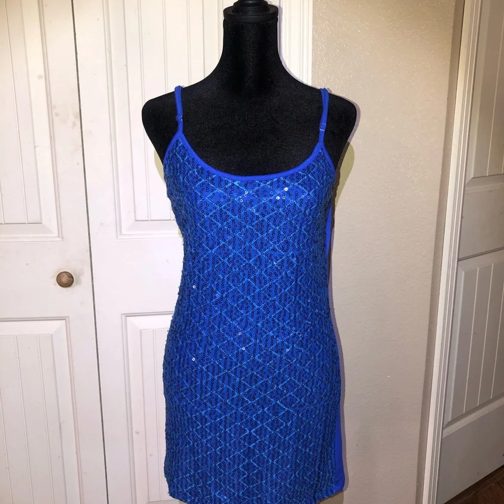 BKE Vibrant Blue Sequin Tank Top - Picture 6 of 11